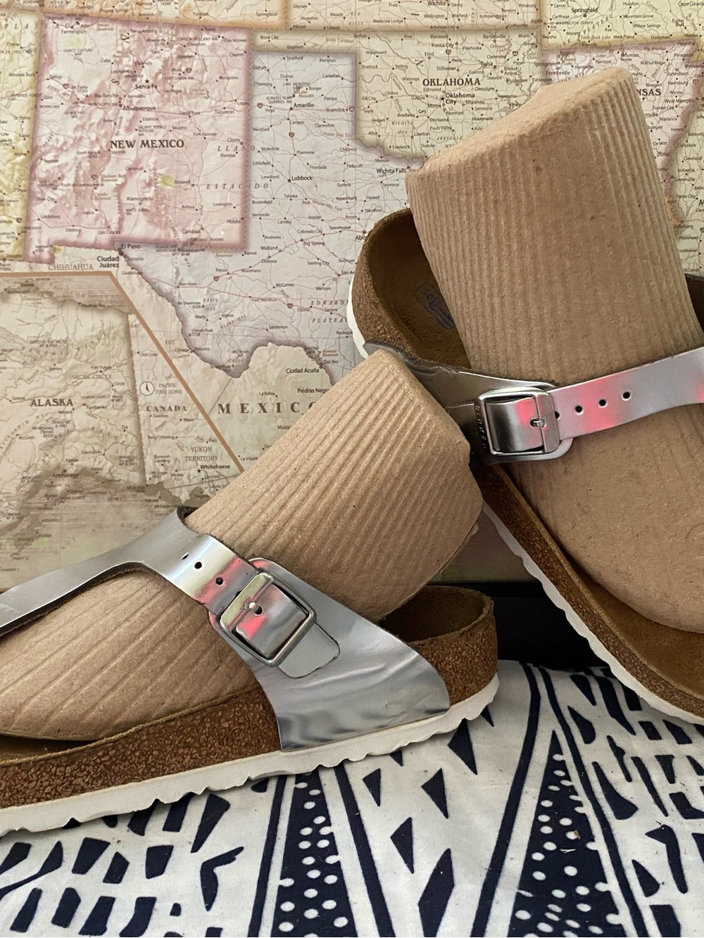 Pre-owned Birkenstock Gizeh Soft Footbed Sandal in Silver 39/8 Women’s